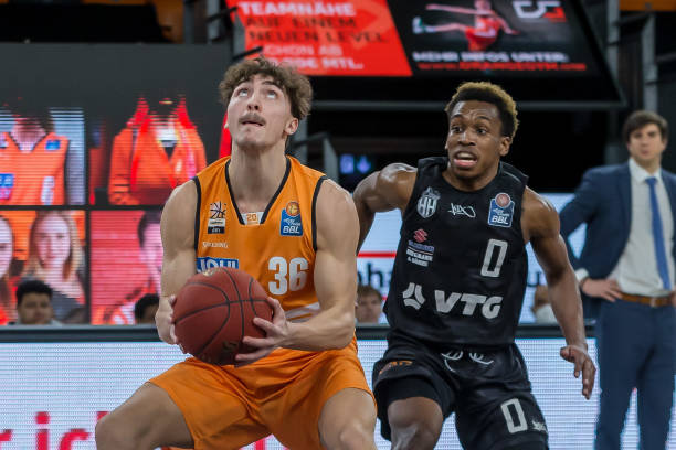 下游刃有余 下游刃有余